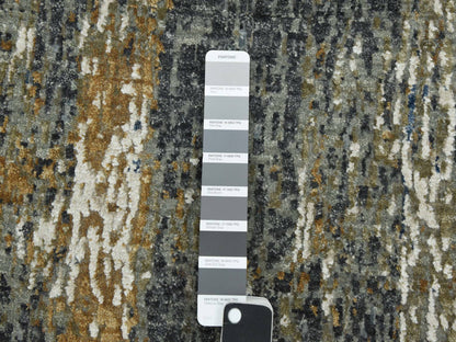 Modern / Contemporary hand-knotted wool runner in Gray, 2'5" x 19'10" — SKU O083097 (view 4)