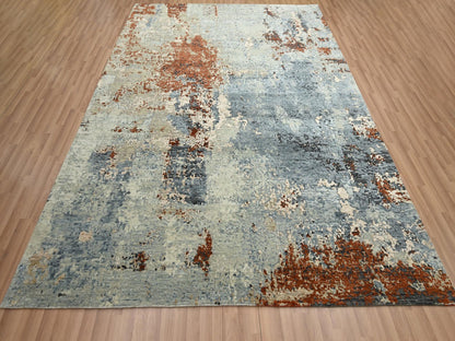 Modern / Contemporary hand-knotted wool rug in Gray, 8'1" x 10'2" — SKU O083133 (view 2)
