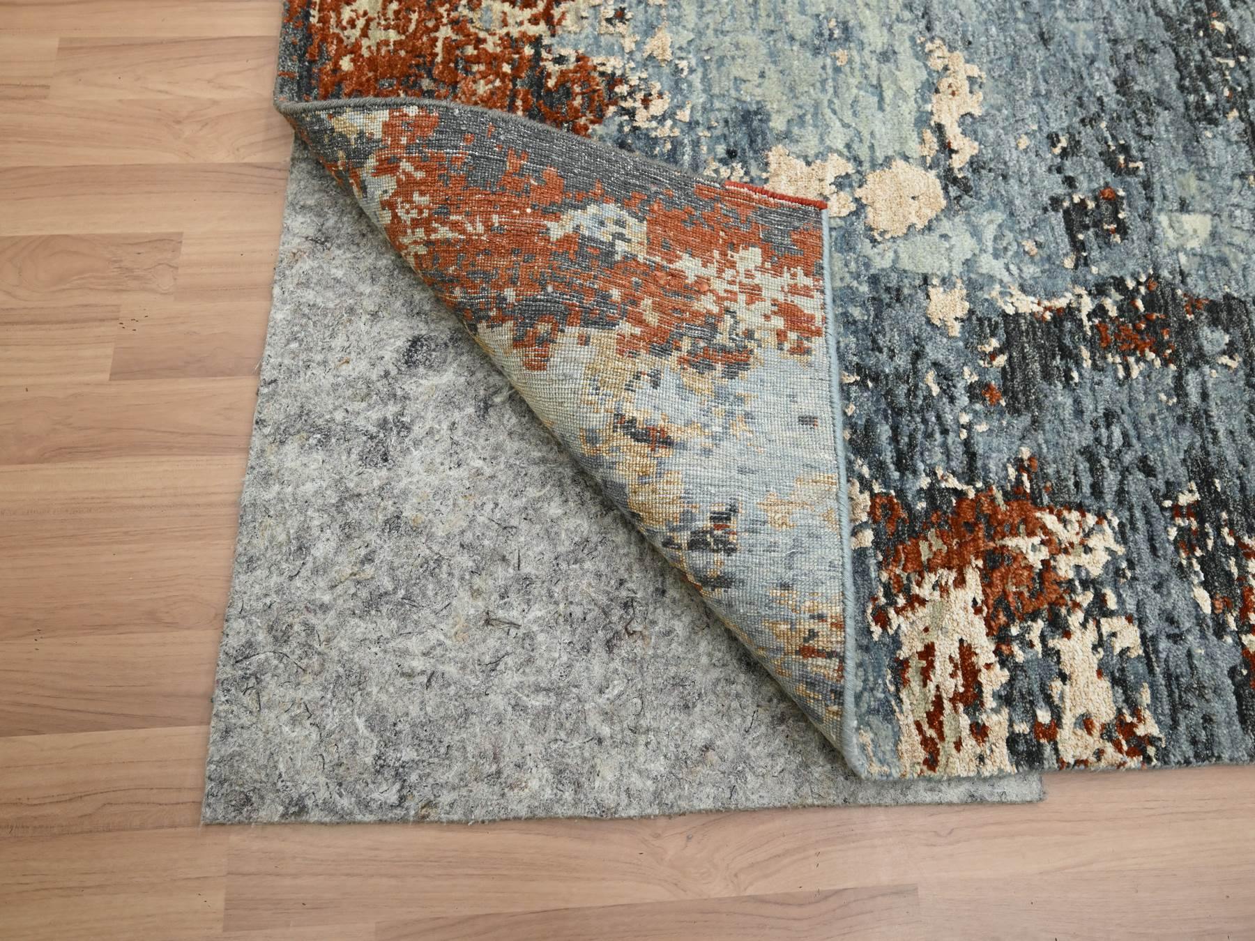 Modern / Contemporary hand-knotted wool rug in Gray, 8'1" x 10'2" — SKU O083133 (view 4)