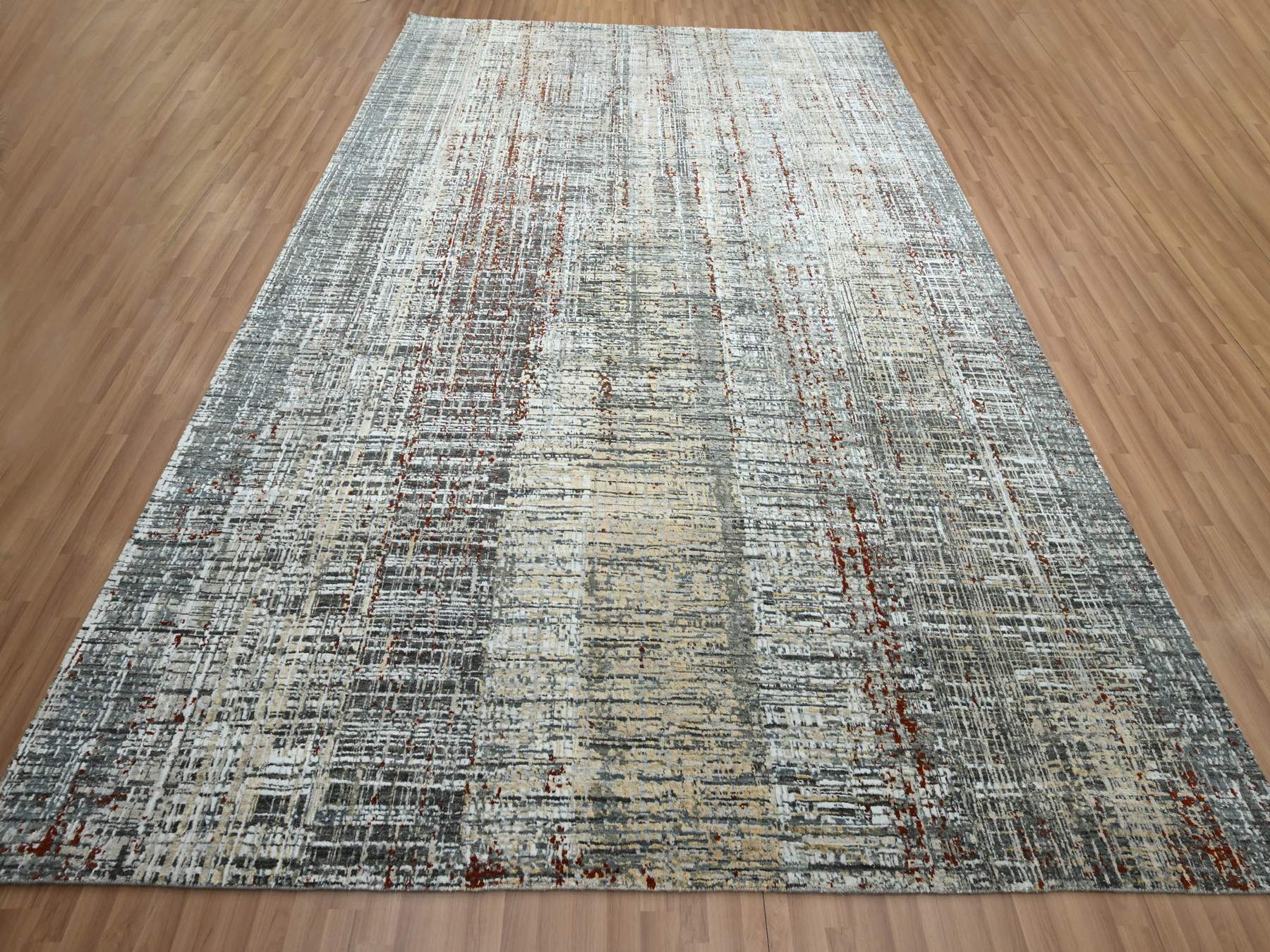 Modern / Contemporary hand-knotted wool rug in Gray, 9' x 12'3" — SKU O083152 (view 2)