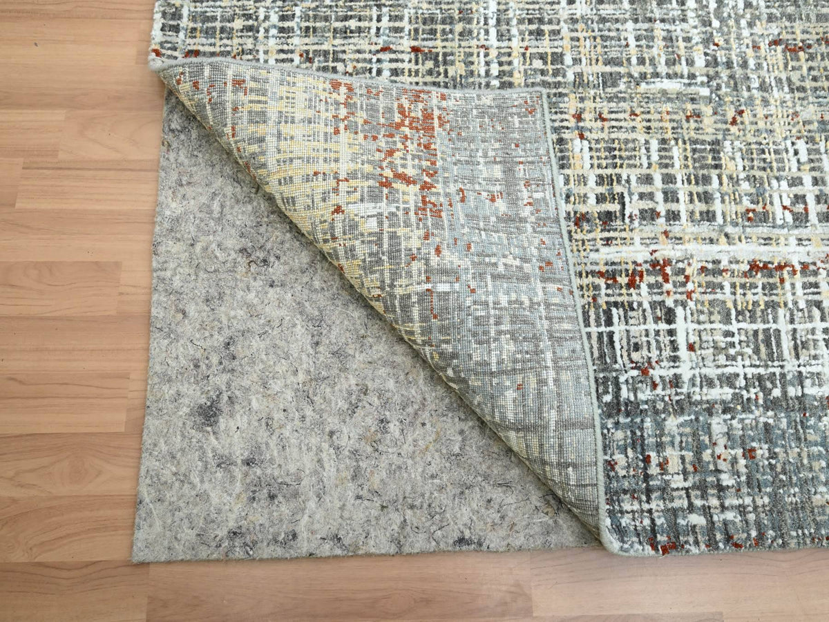 Modern / Contemporary hand-knotted wool rug in Gray, 9' x 12'3" — SKU O083152 (view 4)