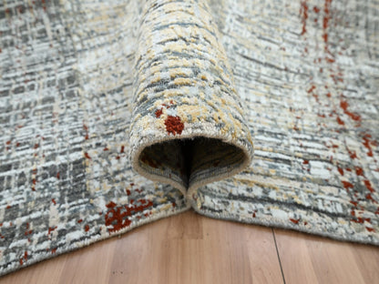 Modern / Contemporary hand-knotted wool rug in Gray, 9' x 12'3" — SKU O083152 (view 5)