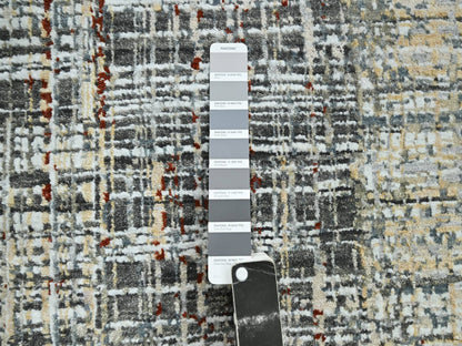 Modern / Contemporary hand-knotted wool rug in Gray, 9' x 12'3" — SKU O083152 (view 7)