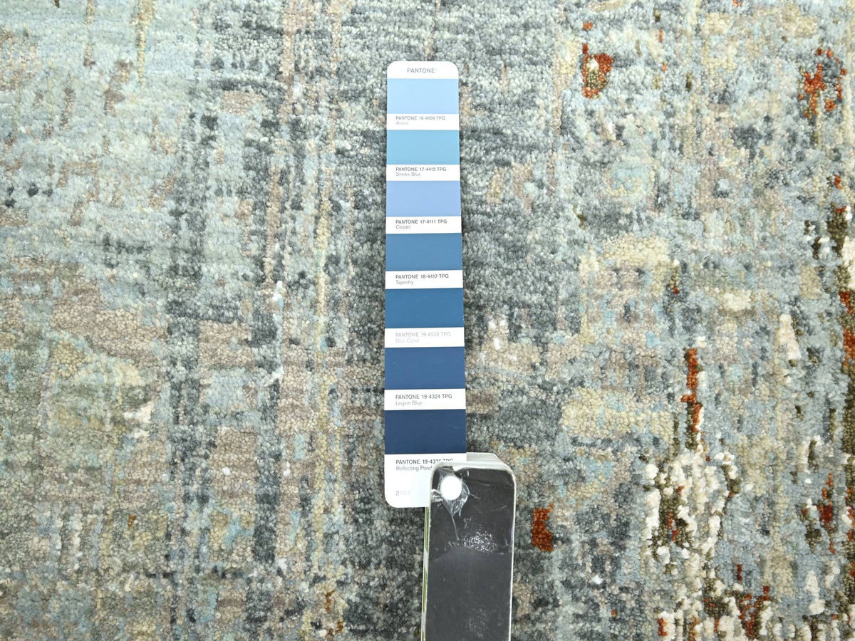 Modern / Contemporary hand-knotted wool runner in Gray, 2'7" x 12'11" — SKU O083167 (view 4)