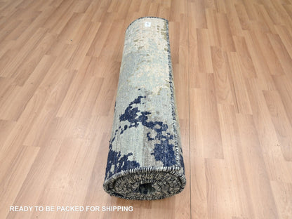 Modern / Contemporary hand-knotted wool runner in Gray, 2'6" x 9'11" — SKU O083176 (view 5)