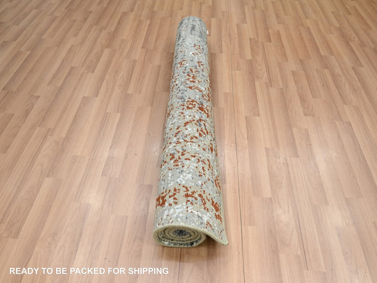 Modern / Contemporary hand-knotted wool rug in Gray, 4' x 6' — SKU O083184 (view 5)
