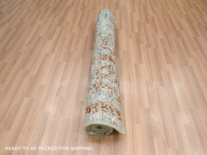 Modern / Contemporary hand-knotted wool rug in Gray, 4' x 6' — SKU O083184 (view 5)