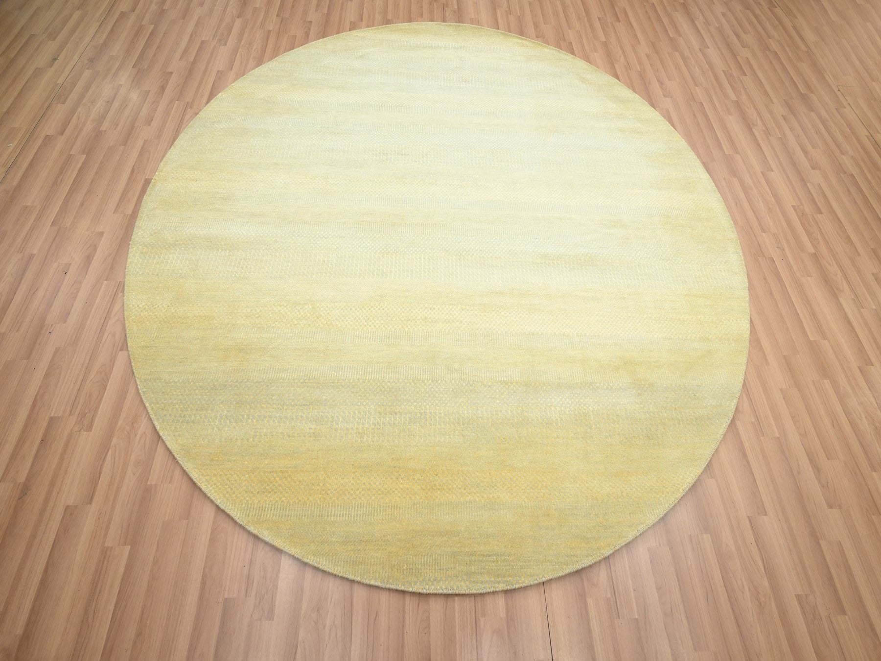 Modern / Contemporary hand-knotted wool/silk rug in Yellow, 7'10" x 7'10" — SKU O083212 (view 2)