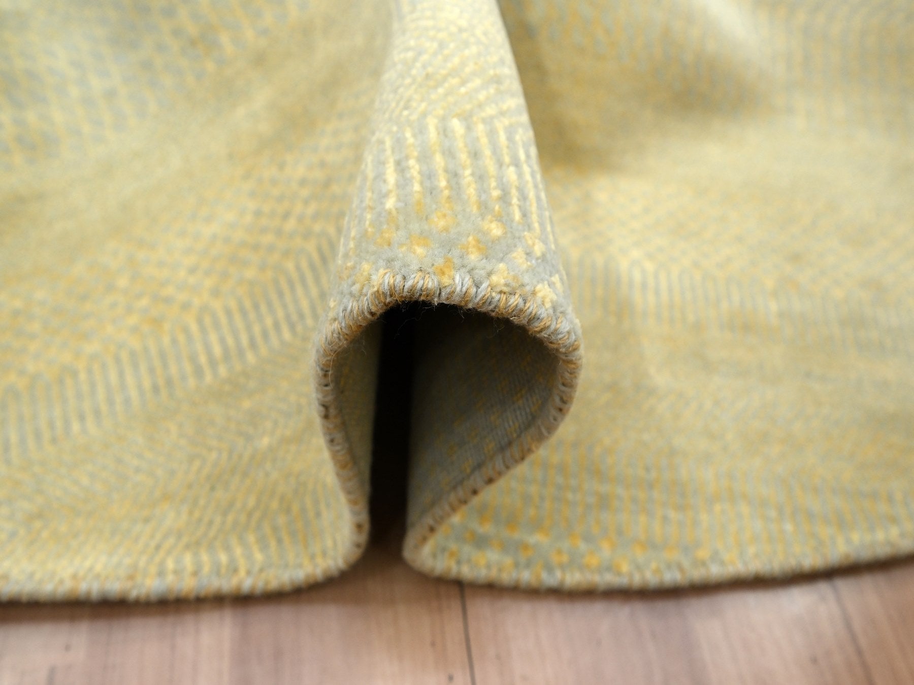 Modern / Contemporary hand-knotted wool/silk rug in Yellow, 7'10" x 7'10" — SKU O083212 (view 5)