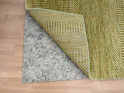 Green 4'0" x 6'1" Modern / Contemporary Hand knotted Wool/Silk Rug - Sku: O083217