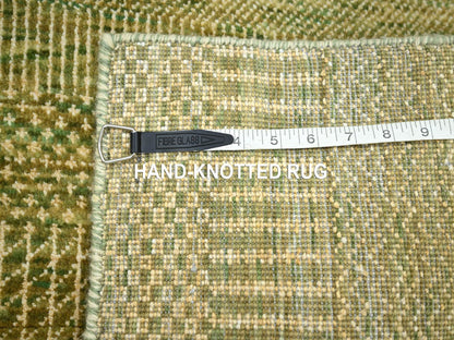 Green 4'0" x 6'1" Modern / Contemporary Hand knotted Wool/Silk Rug - Sku: O083217