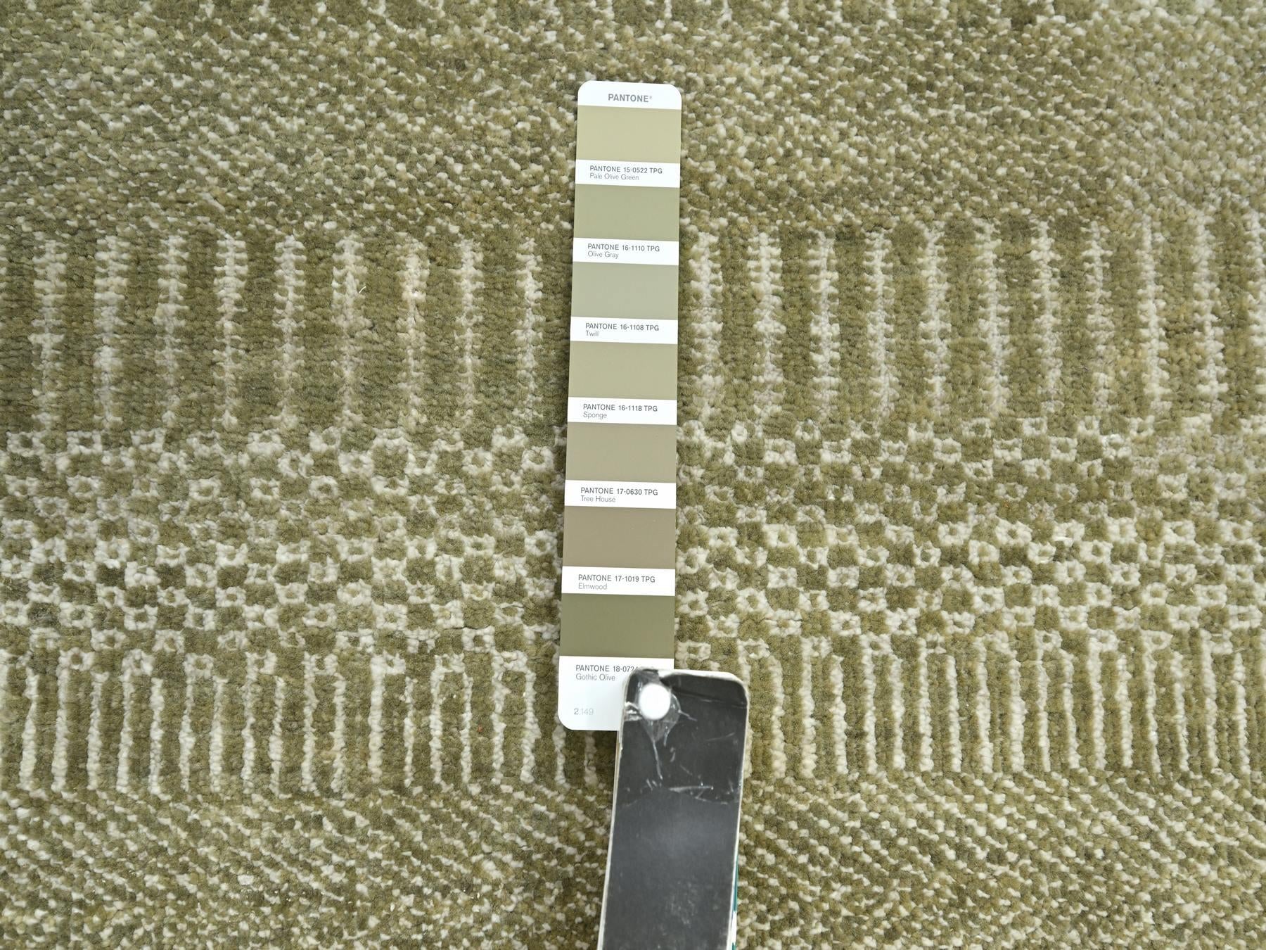 Modern / Contemporary hand-knotted wool/silk runner in Gray, 2'5" x 13'6" — SKU O083220 (view 4)