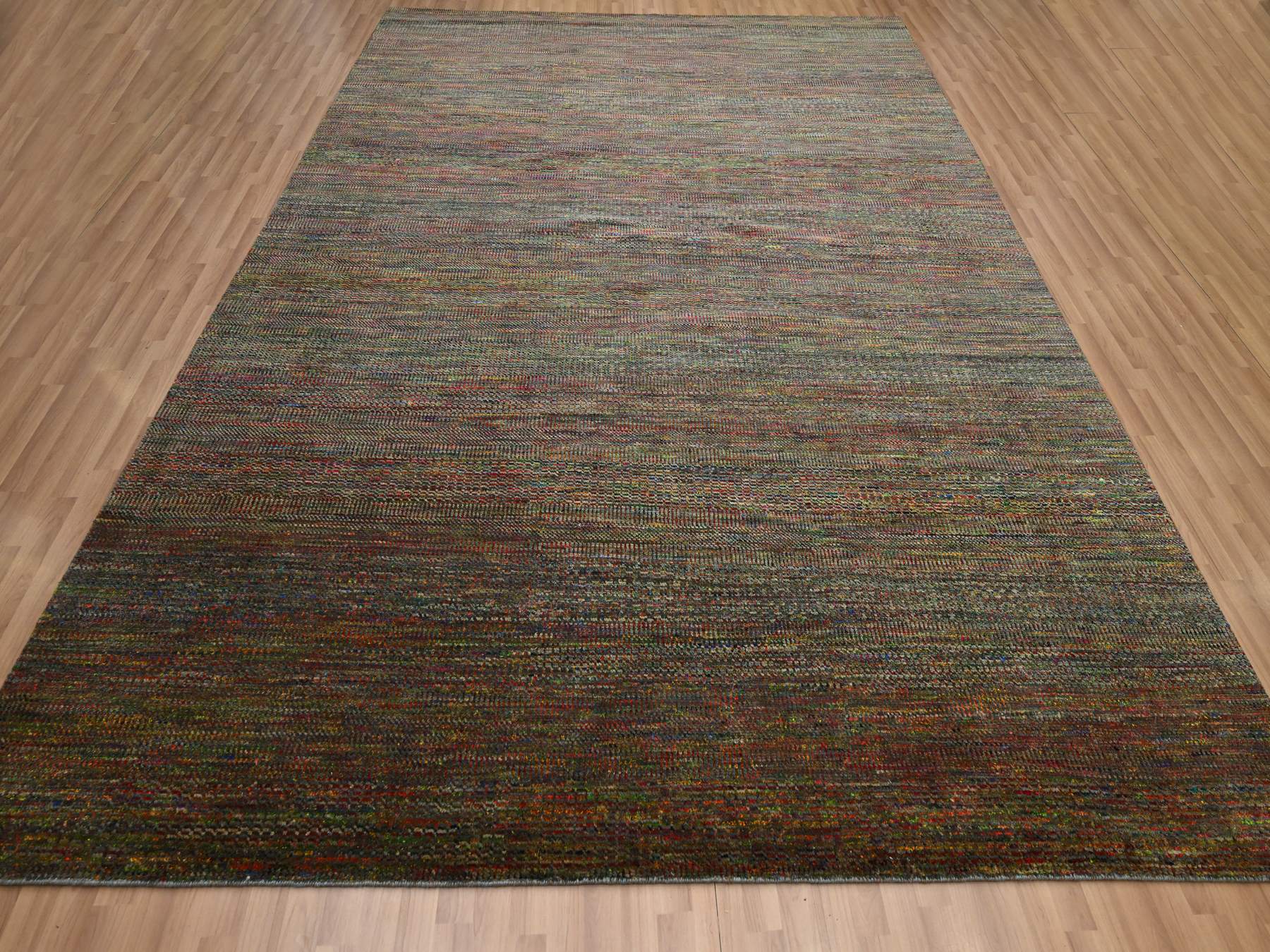 Modern / Contemporary hand-knotted wool rug in Green, 9'1" x 12'2" — SKU O083239 (view 2)