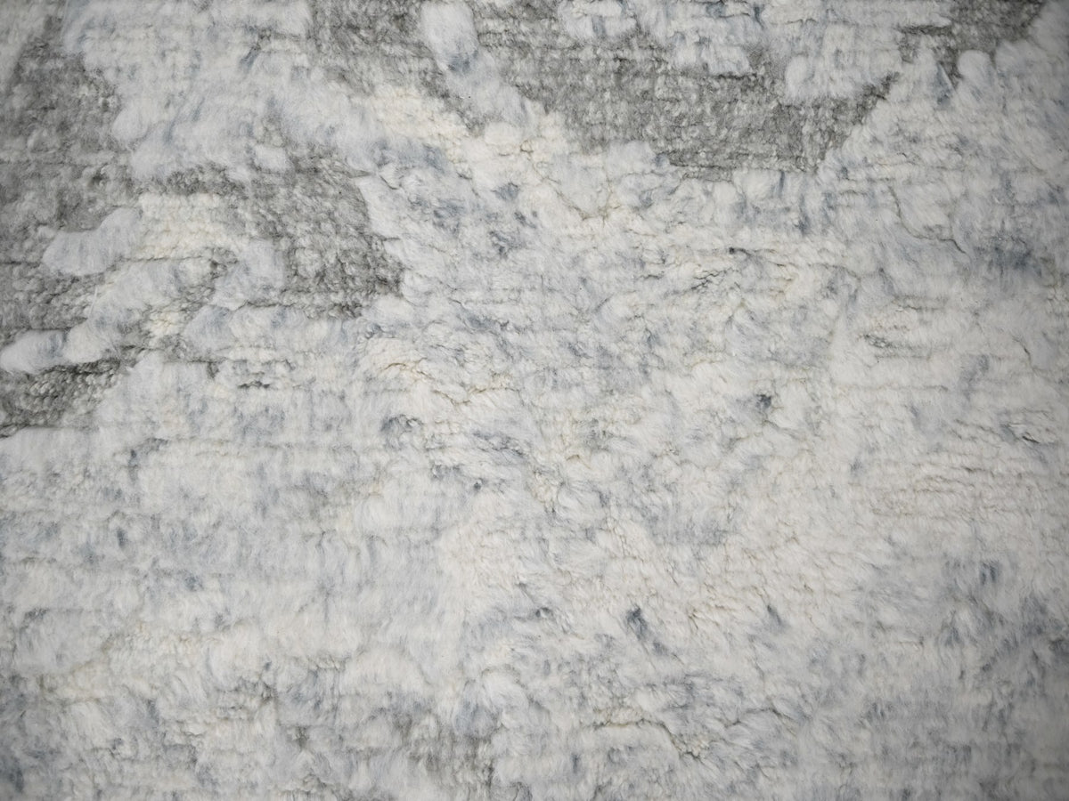 Modern / Contemporary hand-knotted wool rug in Ivory, 8' x 9'10" — SKU O084091 (view 8)