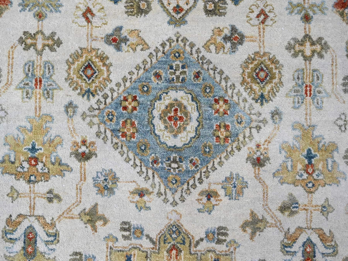Tribal Heriz hand-knotted wool rug in Ivory & Light gray, 11'10" x 17'10" — SKU O084117 (view 8)