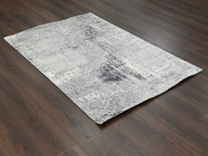 Grey 4'1" x 6'0" Modern and Contemporary Hand knotted Wool/Silk Rug - Sku: O084164