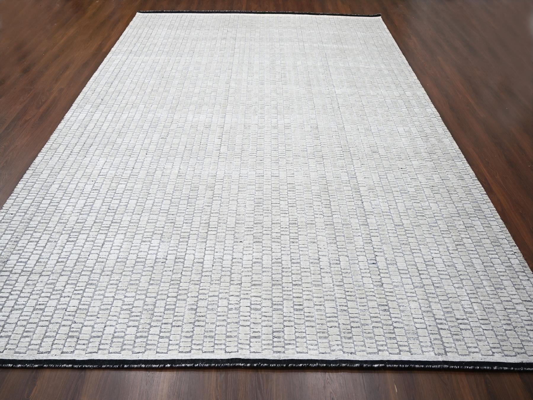 Modern / Contemporary hand-knotted wool/silk rug in Ivory, 12'4" x 15' — SKU O084170 (view 2)