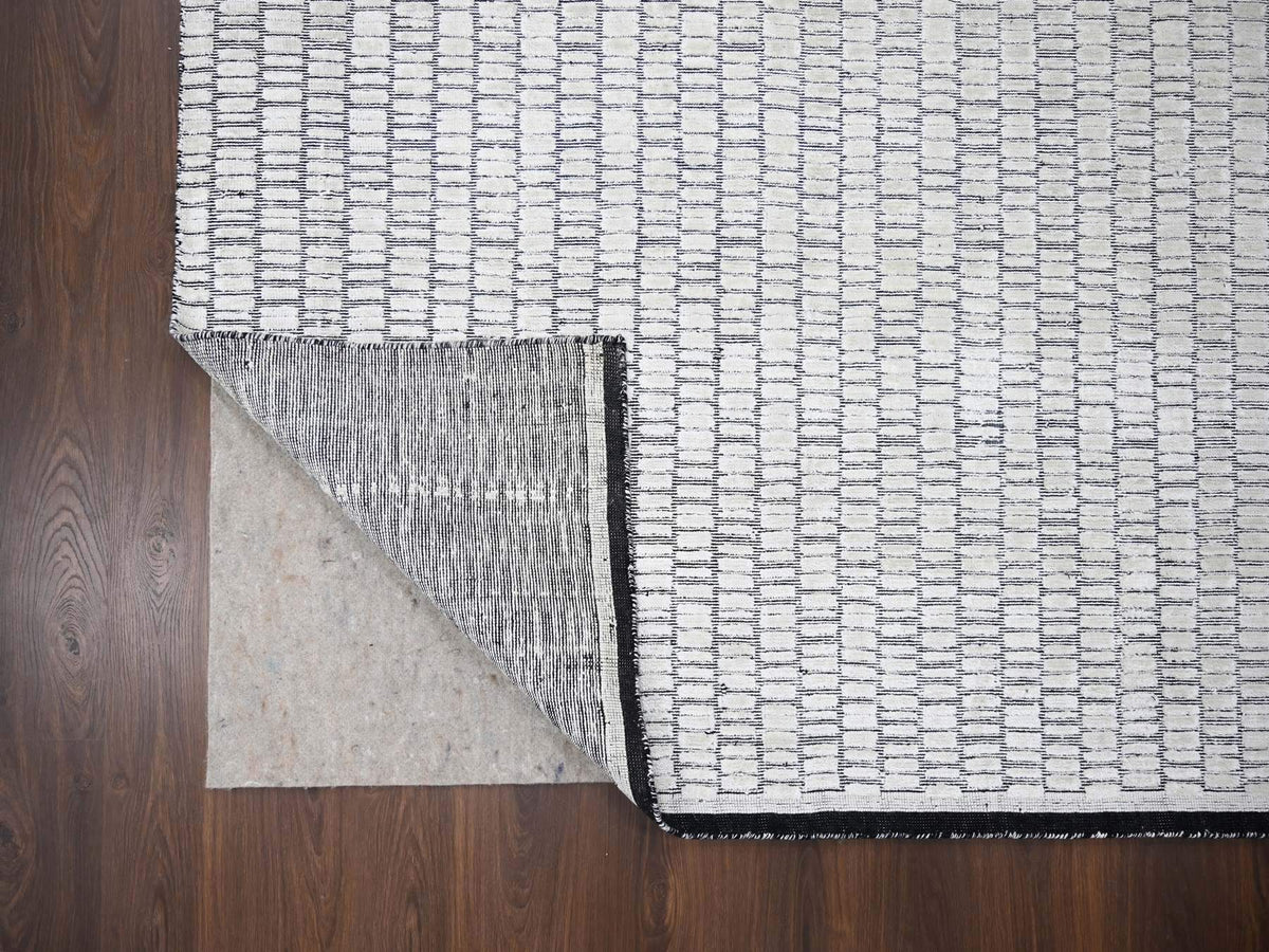 Modern / Contemporary hand-knotted wool/silk rug in Ivory, 12'4" x 15' — SKU O084170 (view 4)