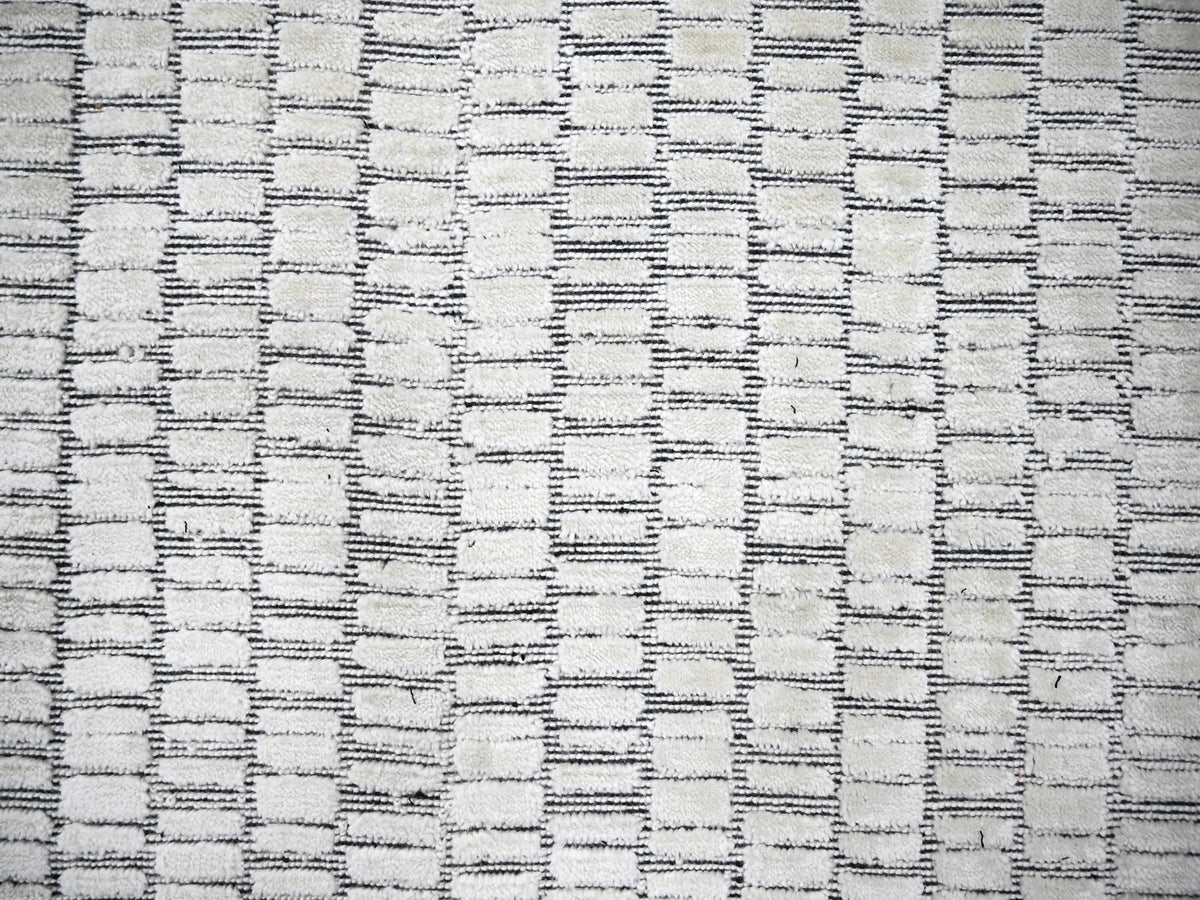 Modern / Contemporary hand-knotted wool/silk rug in Ivory, 12'4" x 15' — SKU O084170 (view 8)