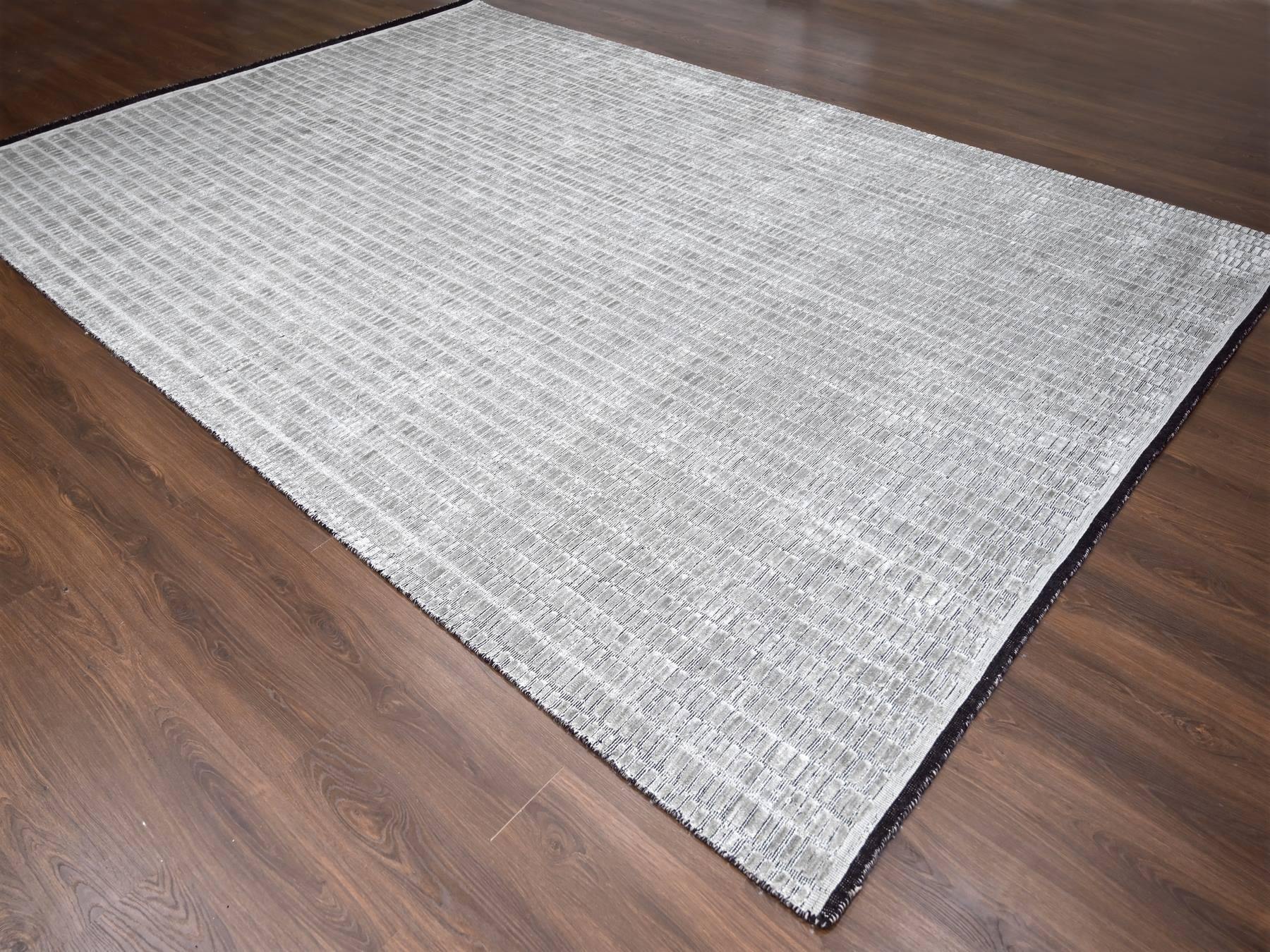 Modern / Contemporary hand-knotted wool/silk rug in Gray, 10' x 14'4" — SKU O084272 (view 3)