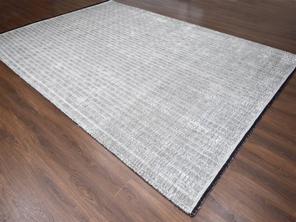 Modern / Contemporary hand-knotted wool/silk rug in Gray, 10' x 14'4" — SKU O084272 (view 3)