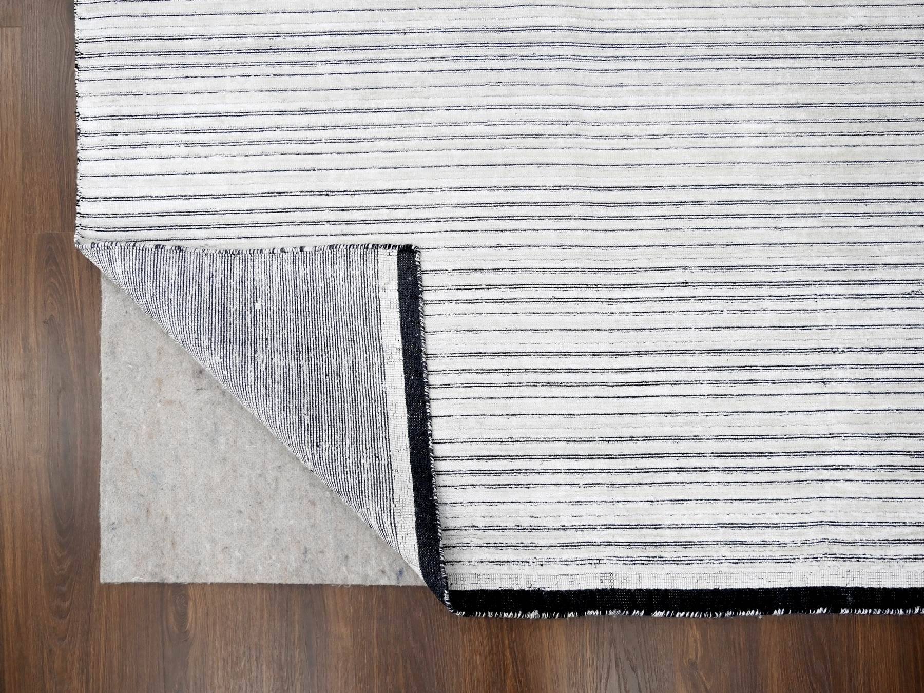 Modern / Contemporary hand-knotted wool/silk rug in Ivory, 9' x 12'1" — SKU O084279 (view 4)