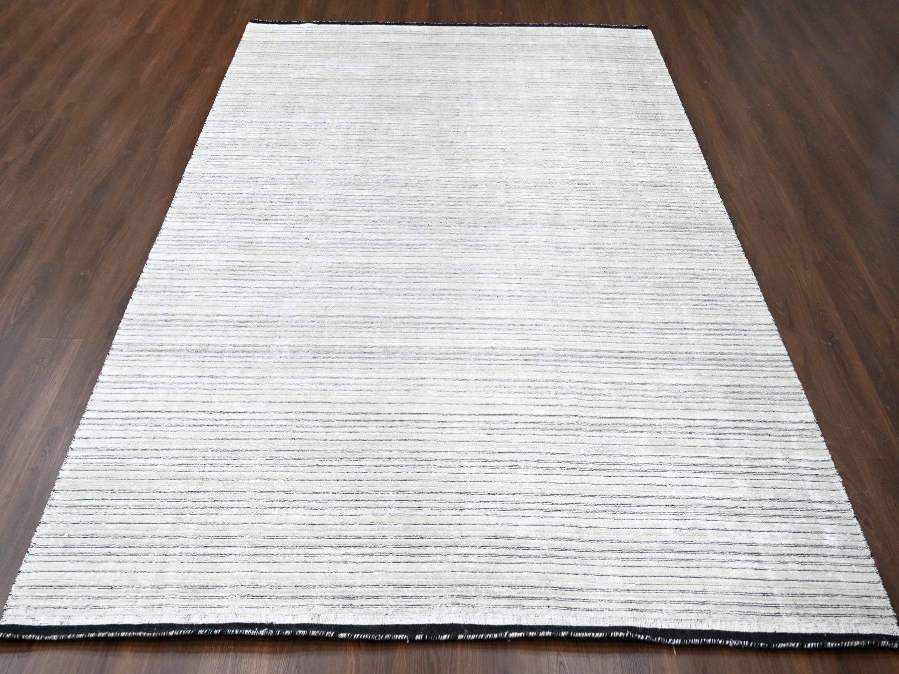 Modern / Contemporary hand-knotted wool/silk rug in Ivory, 9' x 12'1" — SKU O084280 (view 2)