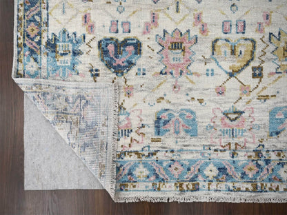 Mahal Oushak hand-knotted wool rug in Ivory & Sky blue, 5'10" x 8'10" — SKU O084294 (view 3)
