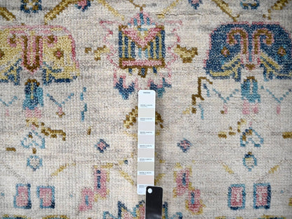 Mahal Oushak hand-knotted wool rug in Ivory & Sky blue, 5'10" x 8'10" — SKU O084294 (view 4)