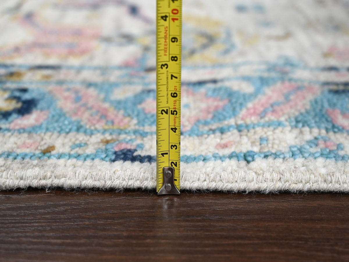 Mahal Oushak hand-knotted wool rug in Ivory & Sky blue, 5'10" x 8'10" — SKU O084294 (view 7)