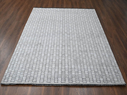 Modern / Contemporary hand-knotted wool/plant based silk rug in Gray, 7'10" x 10' — SKU O084298 (view 2)