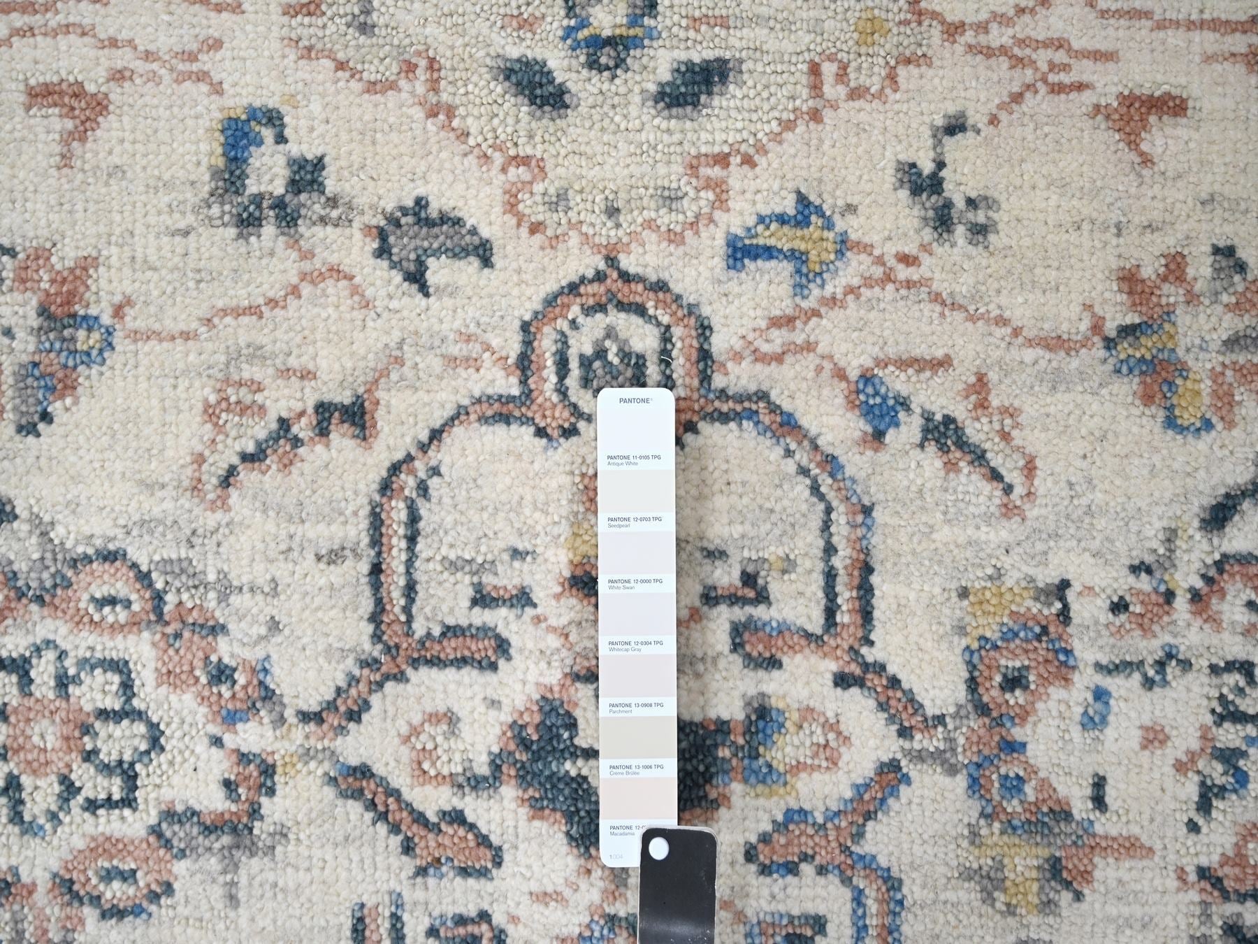 Mahal Oushak hand-knotted wool rug in Ivory, 12'1" x 14'9" — SKU O084331 (view 7)