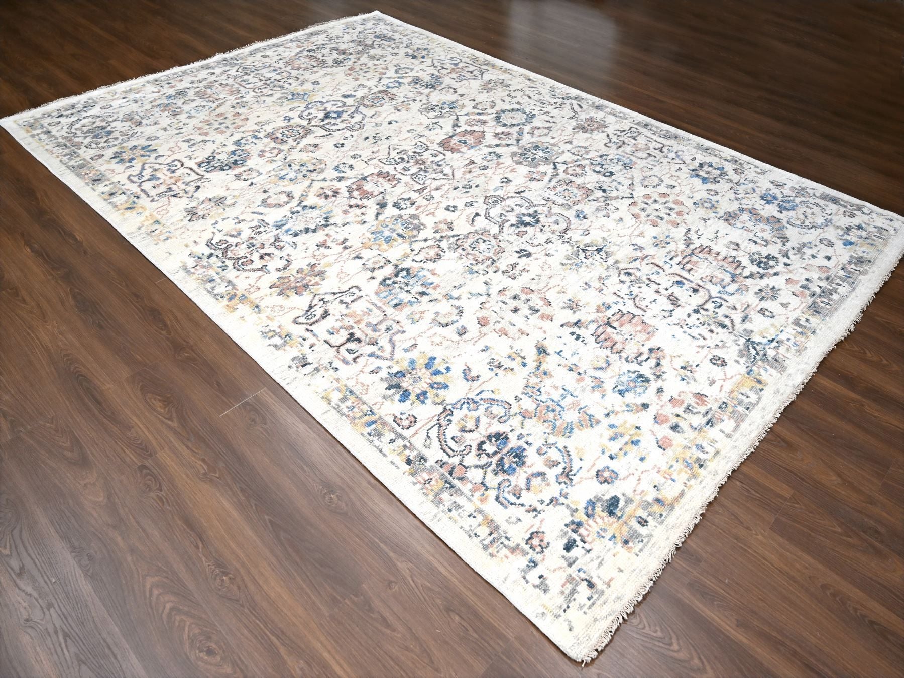 Mahal Oushak hand-knotted wool rug in Ivory, 9'9" x 14' — SKU O084363 (view 3)