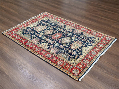 Black 4'2" x 6'0" Heriz Hand knotted Wool Rug - Sku: O084404
