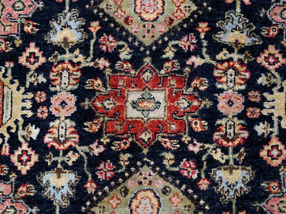 Black 4'2" x 6'0" Heriz Hand knotted Wool Rug - Sku: O084404