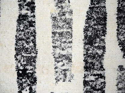 Black 7'10" x 8'0" Modern and Contemporary Hand knotted Wool Rug - Sku: O084434