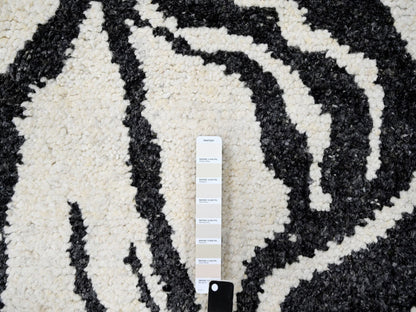 Ivory 8'0" x 8'0" Modern and Contemporary Hand knotted Wool Rug - Sku: O084435