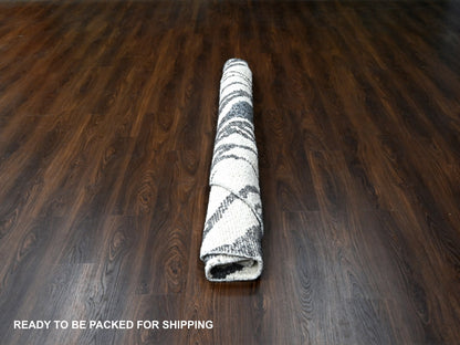 Ivory 8'0" x 8'0" Modern and Contemporary Hand knotted Wool Rug - Sku: O084435
