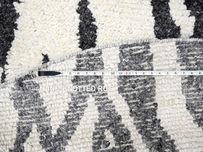 Ivory 8'0" x 8'0" Modern and Contemporary Hand knotted Wool Rug - Sku: O084435