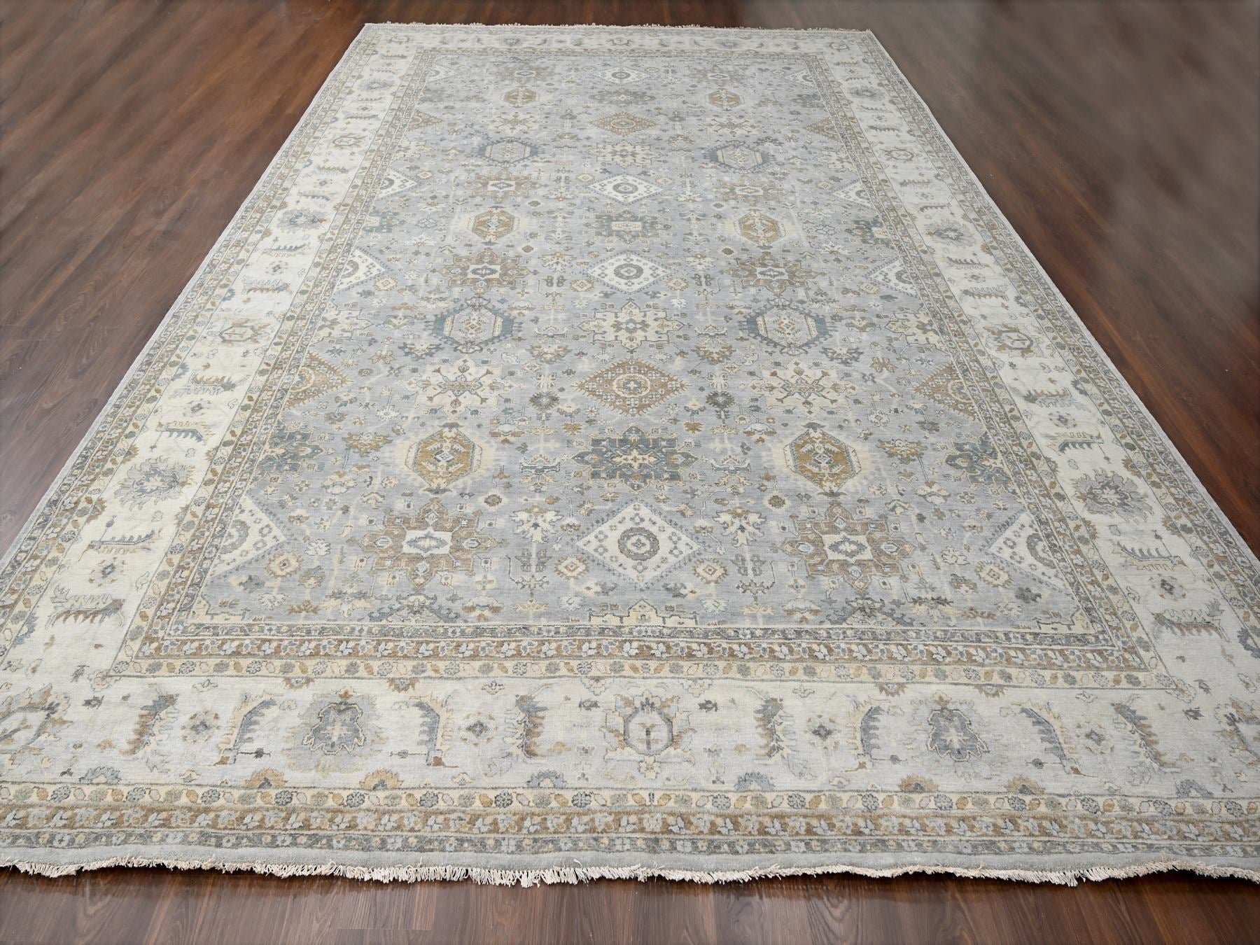 Heriz hand-knotted wool rug in Gray & Ivory, 12'2" x 17'11" — SKU O084459 (view 2)