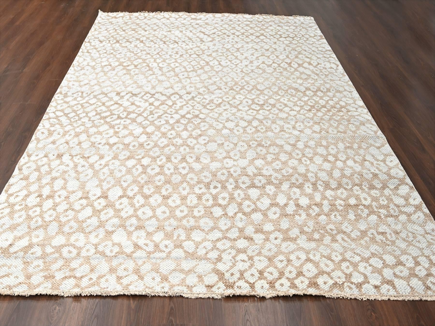 Modern / Contemporary hand-knotted wool rug in Brown, 9' x 11'11" — SKU O084485 (view 2)