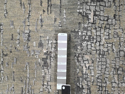 Modern / Contemporary hand-knotted wool/silk runner in Gray, 2'7" x 9'10" — SKU O084516 (view 4)