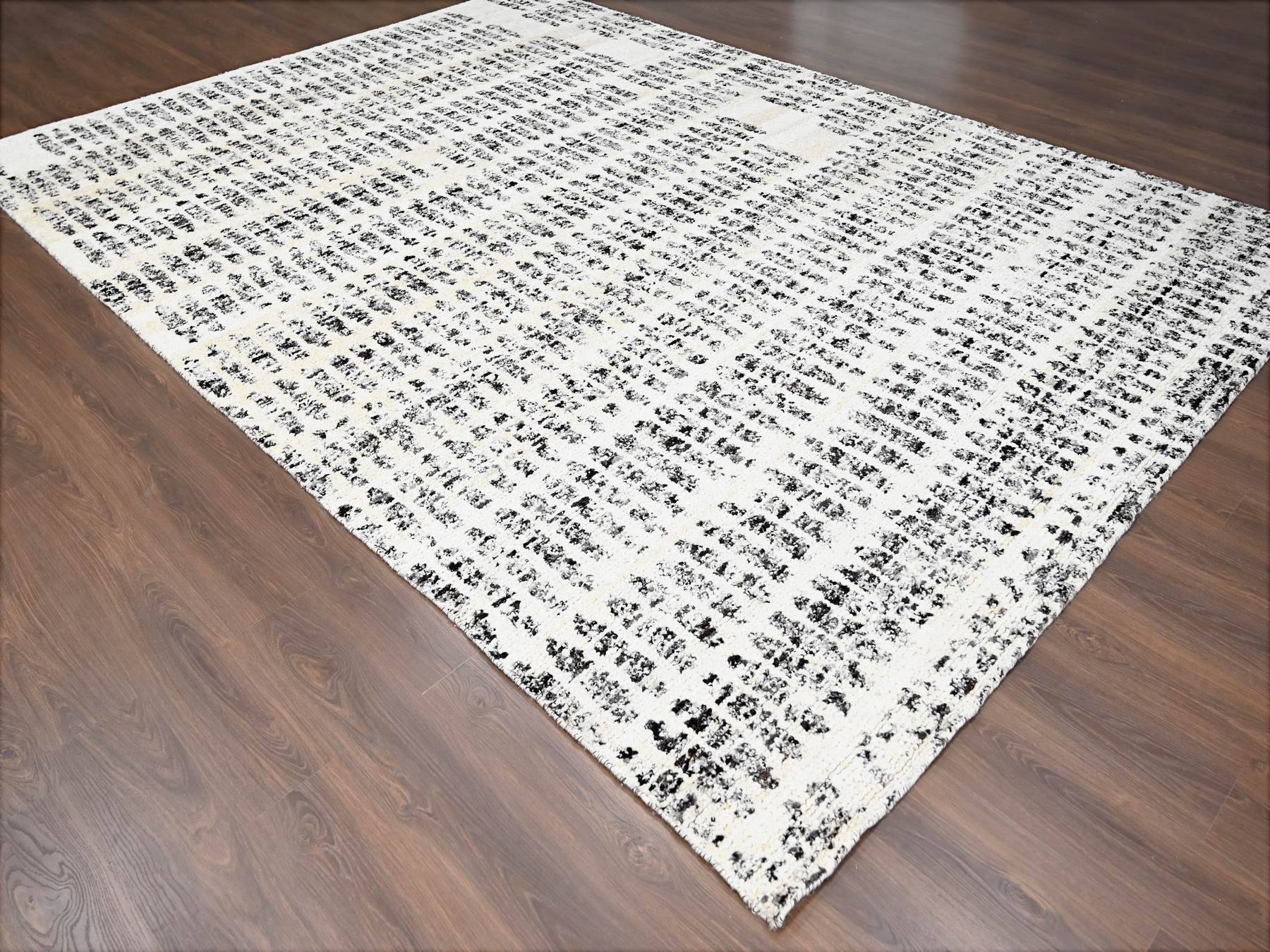 Modern / Contemporary hand-knotted wool rug in Ivory, 10'2" x 13'9" — SKU O084537 (view 3)