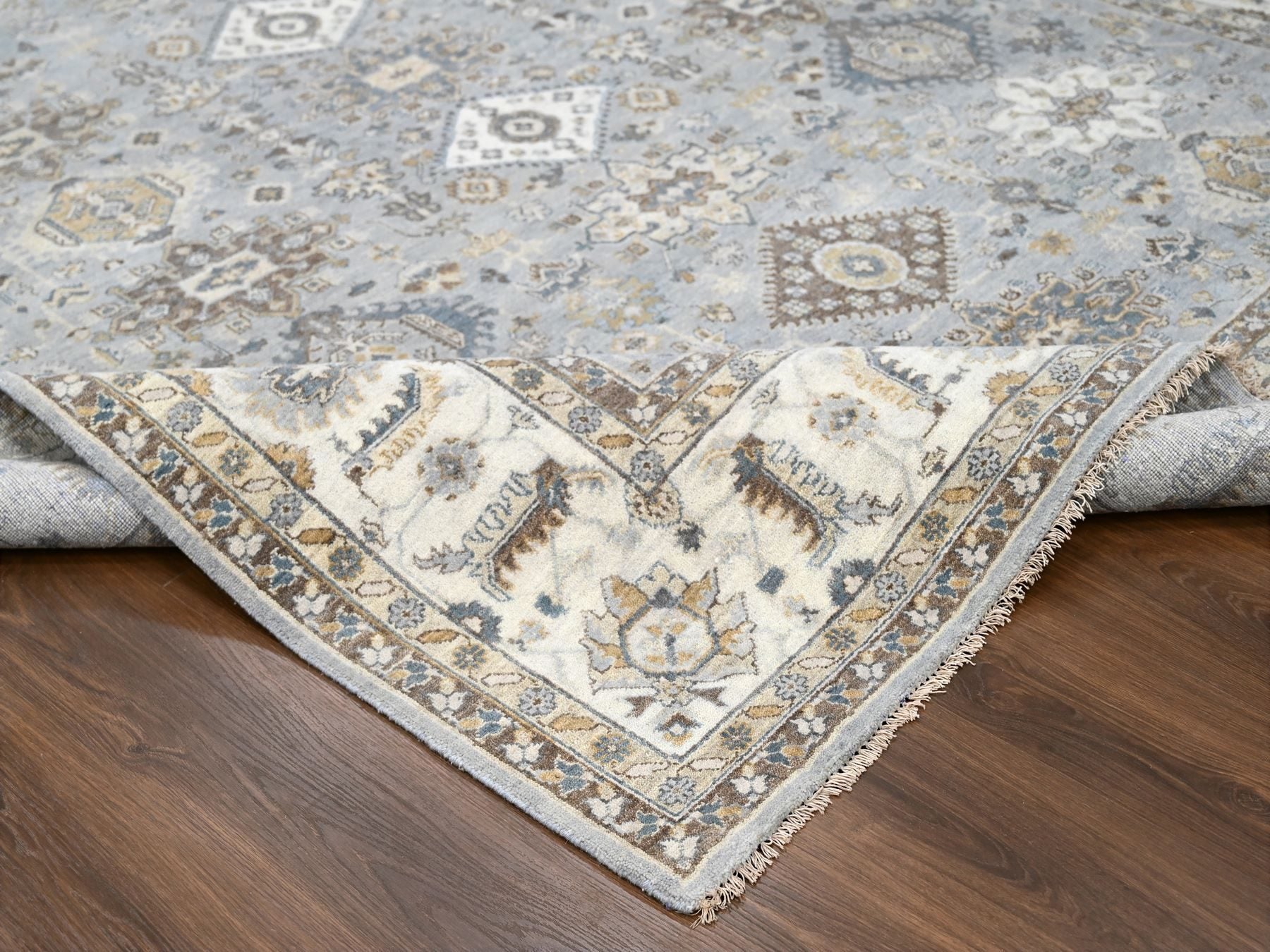 Heriz hand-knotted wool rug in Gray & Ivory, 9' x 11'10" — SKU O084567 (view 6)