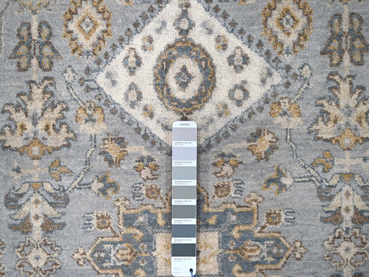 Heriz hand-knotted wool rug in Gray & Ivory, 9' x 11'10" — SKU O084567 (view 7)
