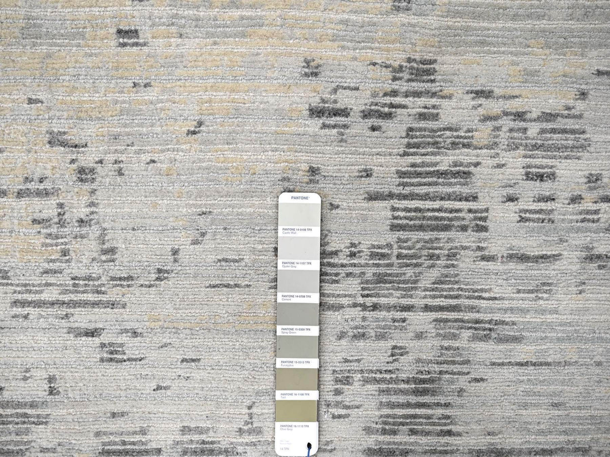 Modern / Contemporary hand-knotted wool rug in Ivory, 9' x 11'10" — SKU O084579 (view 7)