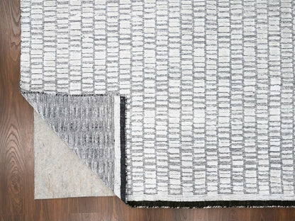 Modern / Contemporary hand-knotted wool/plant based silk rug in Ivory, 9' x 11'9" — SKU O084585 (view 4)