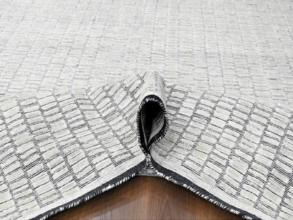 Modern / Contemporary hand-knotted wool/plant based silk rug in Ivory, 9' x 11'9" — SKU O084585 (view 5)