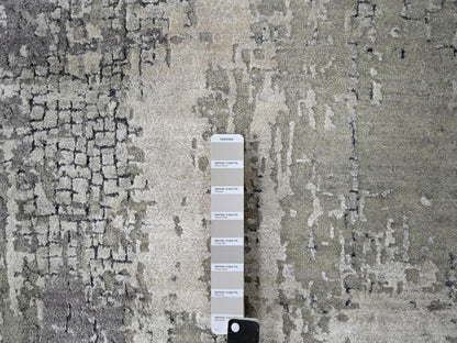 Modern / Contemporary hand-knotted wool/silk rug in Gray, 7'9" x 8'1" — SKU O084589 (view 4)