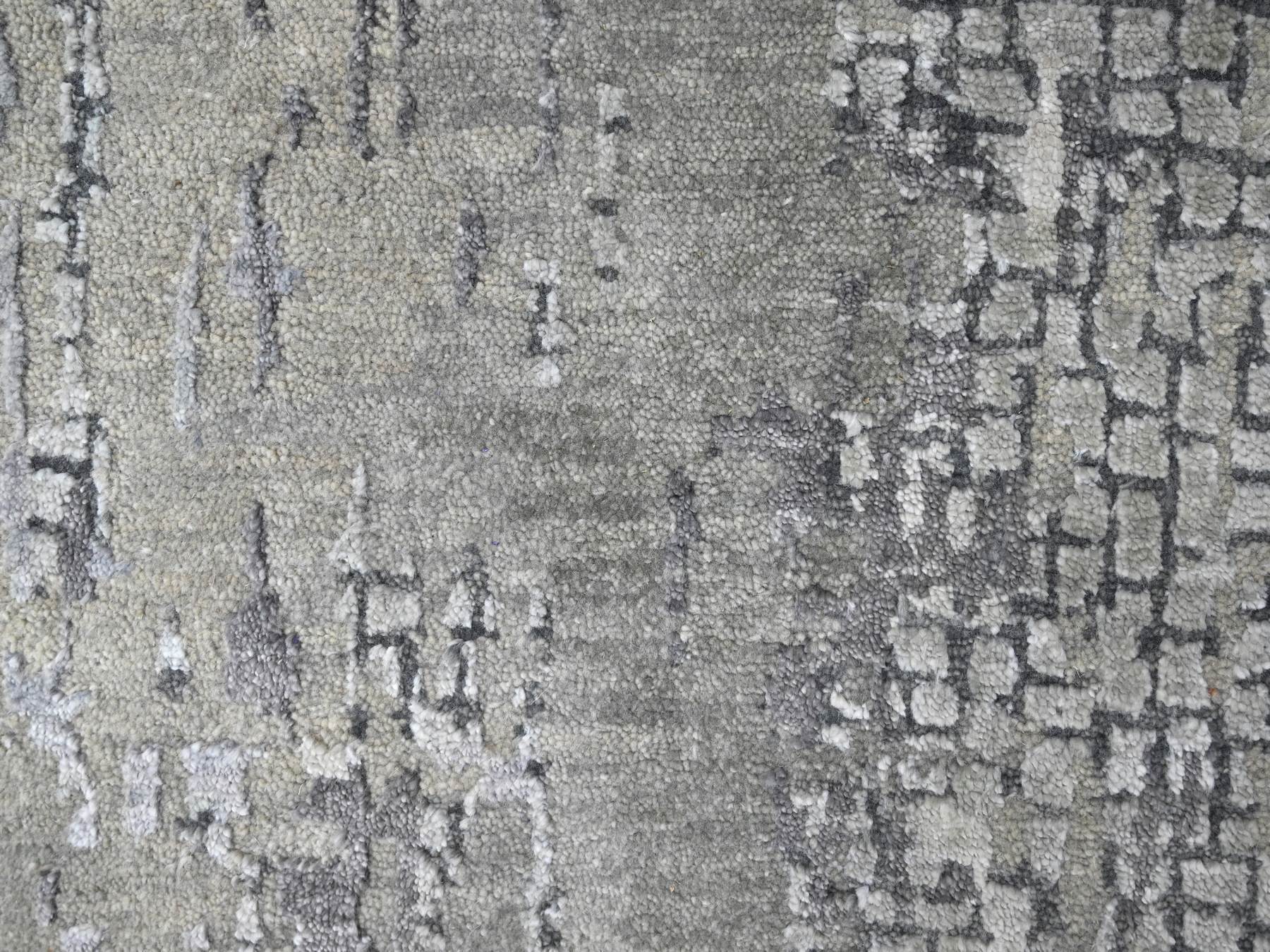 Modern / Contemporary hand-knotted wool/silk runner in Gray, 2'6" x 9'9" — SKU O084604 (view 5)